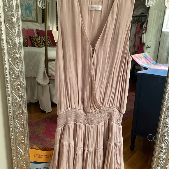 Vestique dress, button is loose but easy to sew tighter! Size small - Picture 2 of 5